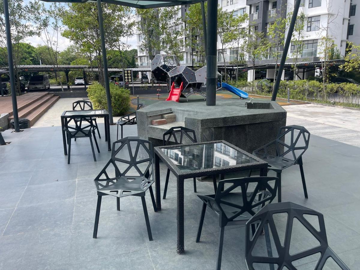 Pangsapuri Oasis Premium By Iwh *